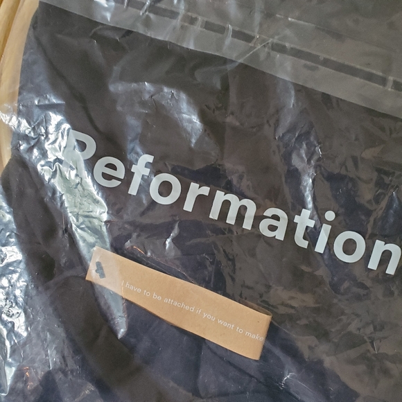 Nwt reformation sonny top black size 4 - Picture 4 of 4